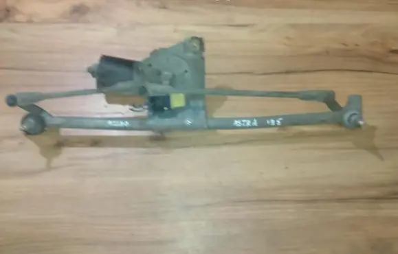 Opel Astra F Front wiper linkage and motor 1622304