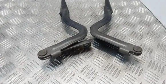 Nissan Patrol Y61 Engine bonnet/hood hinges