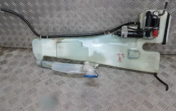Honda CR-V Windshield washer fluid reservoir/tank 
