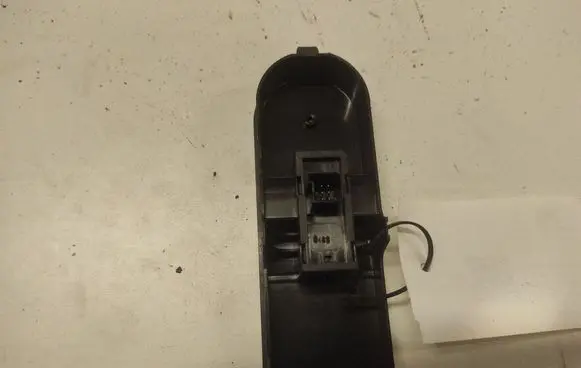 Opel Astra H Electric window control switch 13197132 93162638