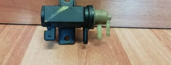 Renault Espace V (RFC) Turbo solenoid valve 70181413 2V171262