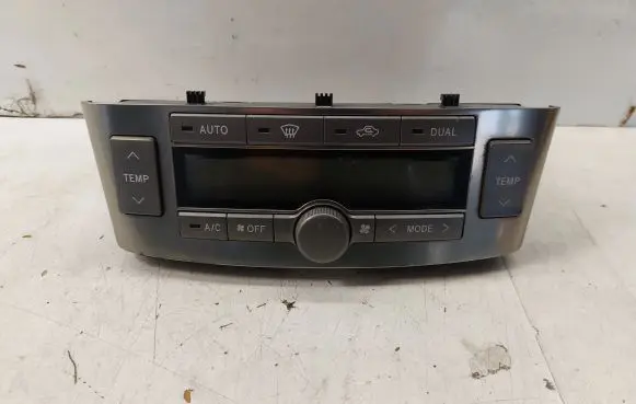 Toyota Avensis T250 Climate control unit 5590005270 MB1465704433