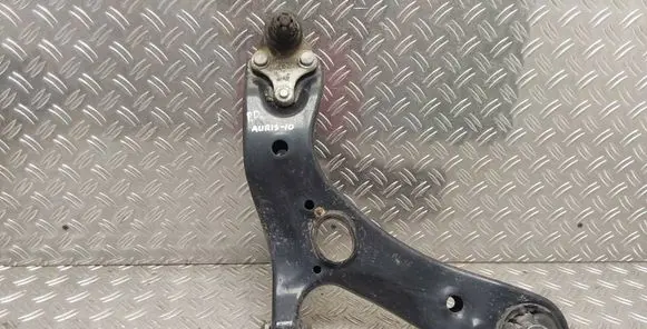 Toyota Auris 150 Front lower control arm/wishbone