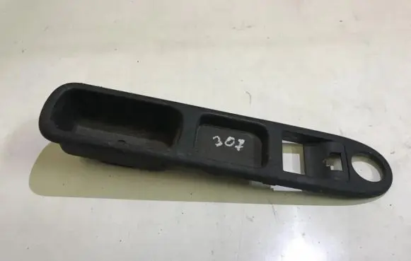 Peugeot 307 Front door window switch trim 532619 5326-19