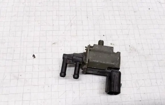 Mazda 626 Turbo solenoid valve K5T48075