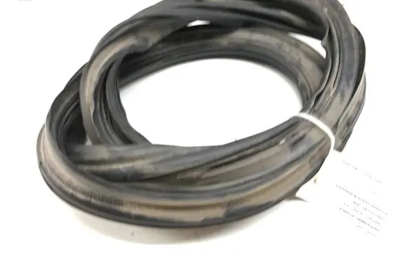 Volvo V70 Trunk rubber seal (body) 31385591 BS210337 50633199