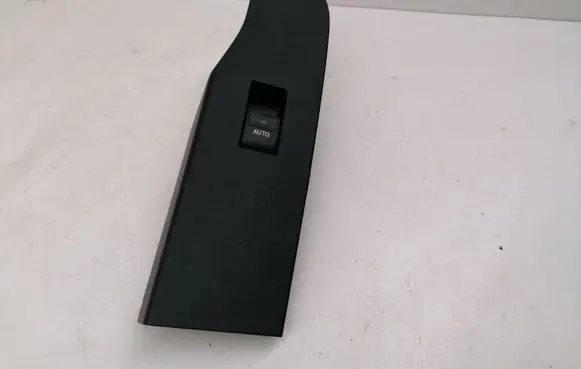 Toyota Auris E180 Electric window control switch 7423102D50 GEO025329AE