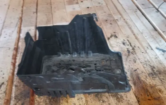 Volvo XC60 Battery tray 
