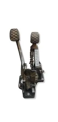 Mercedes-Benz B W245 Pedal assembly A1692900416 0610066B 0110055B