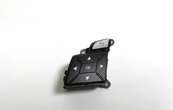 Steering wheel buttons/switches