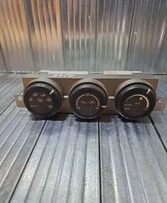 Nissan X-Trail T30 Climate control unit 27500EQ410