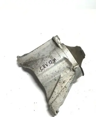 Honda CR-V Engine mount bracket