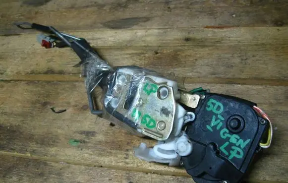 Honda Civic Front door lock