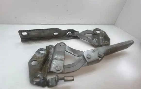 Volkswagen PASSAT B6 Engine bonnet/hood hinges 3C0823301E