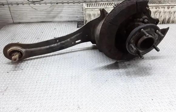 Ford Grand C-MAX Rear wheel hub spindle/knuckle 