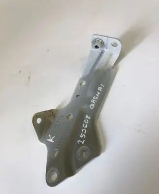 Nissan Qashqai J12 Fender mounting bracket 641c36ua0a