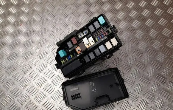 Honda CR-V Fuse box set 230R201Y6U