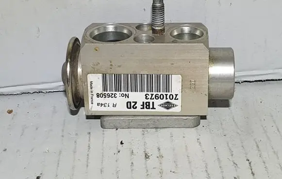 Volvo XC60 Air conditioning (A/C) expansion valve 326508 7010973