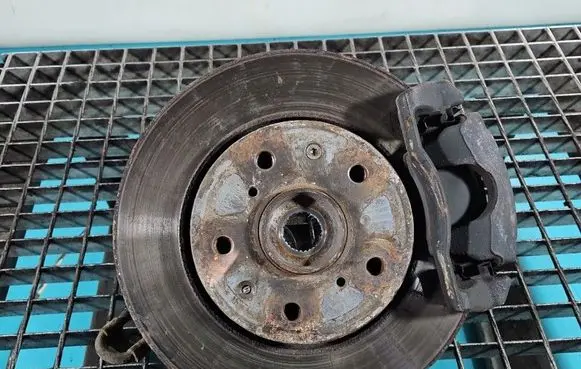 Suzuki Swift I Front wheel hub spindle knuckle IMPRK1566422