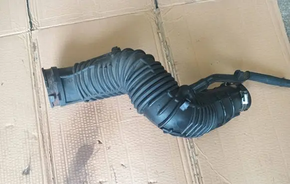 Renault Espace - Grand espace IV Air intake duct part 8200586979