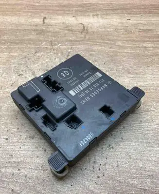 Mercedes-Benz E W211 Door control unit/module 2118201526 356805