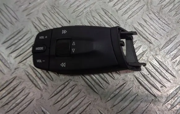 Seat Ibiza IV (6J,6P) Other switches/knobs/shifts BJ095944