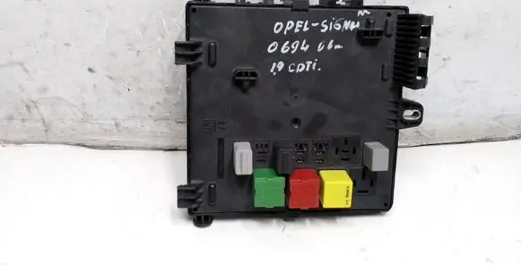 Opel Signum Fuse module 460023260 13205774 13205774FP