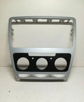 Skoda Octavia Mk2 (1Z) Radio/GPS head unit trim 1Z0858069BD 113521018001