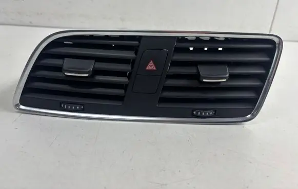 Audi Q3 8U Dash center air vent grill 8U2820951B