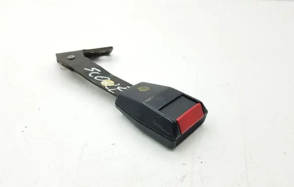 Front seatbelt buckle