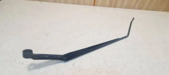 Toyota Avensis Verso Front wiper blade arm 6470NWB 1558