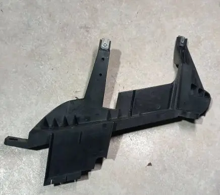 BMW X3 E83 Headlight/headlamp mounting bracket 1301073025 6939200 63126939200