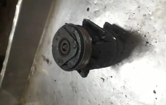 Renault Laguna II Air conditioning (A/C) compressor (pump)