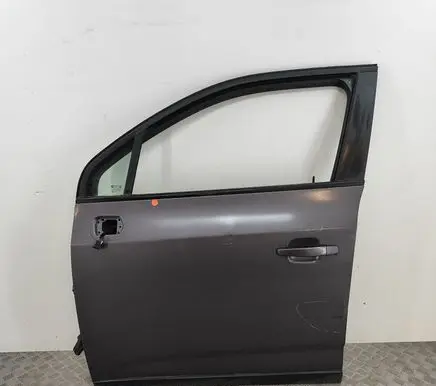 Chevrolet Orlando Front door 95242604