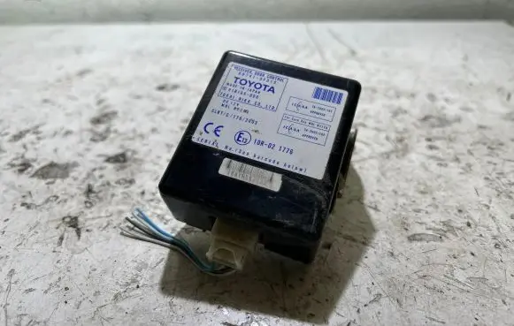 Toyota Corolla Verso AR10 Door control unit/module 897410F010 61B168000