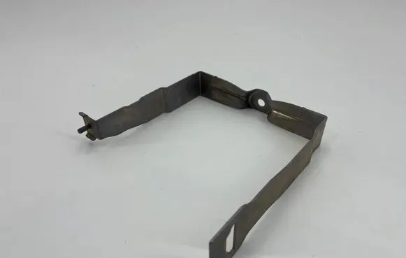 Battery bracket