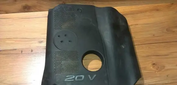 Volkswagen PASSAT B5 Engine cover (trim) 058103724r