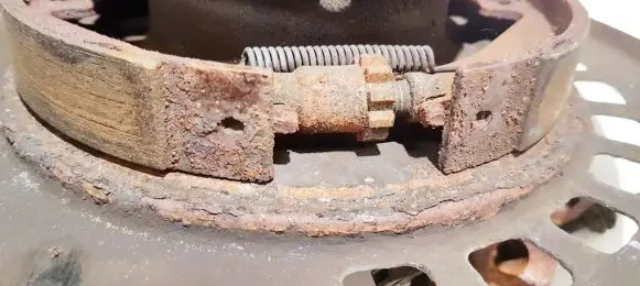 Audi Q7 4L Handbrake/parking brake pads 