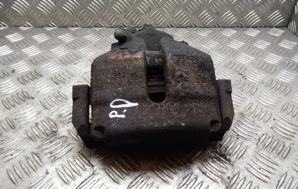 Volkswagen Touran I Front brake caliper