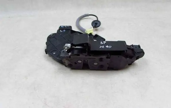 Volvo V70 Front door lock 31253281 54853