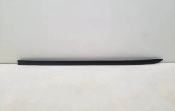 BMW 5 E60 E61 Rubber seal front coupe door window 7048447