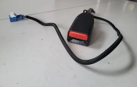 Honda CR-V Front seatbelt buckle