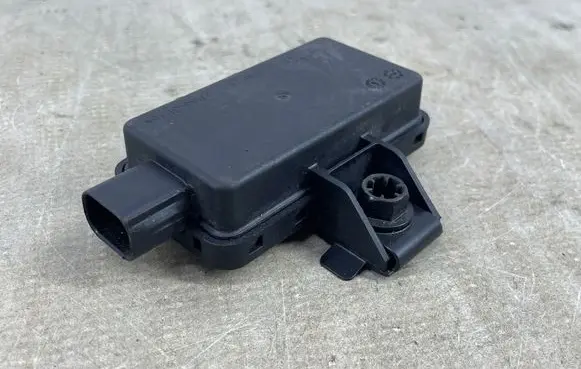 Mercedes-Benz E W213 Tire pressure control unit A0009008709