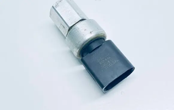 Seat Leon (1P) Air conditioning (A/C) pressure sensor 1K0959126A