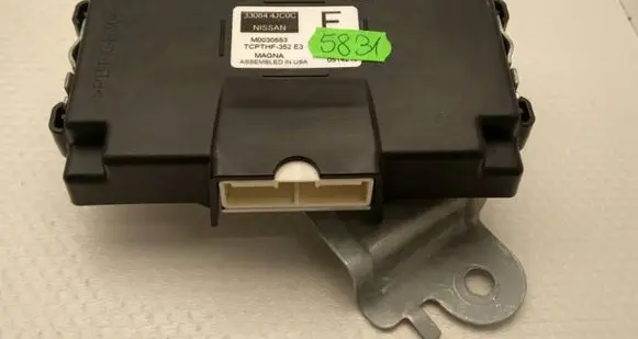 Nissan Navara Central body control module 330844JC0C M0030553 TCPTHF352E3
