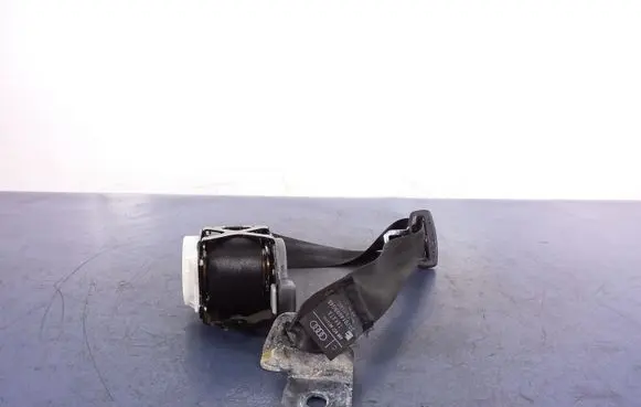 Audi A8 S8 D4 4H Front seatbelt 4H0857807J