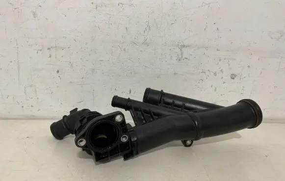 Engine coolant pipe/hose