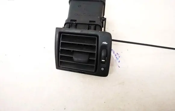 Volvo V50 Dash center air vent grill y01103m