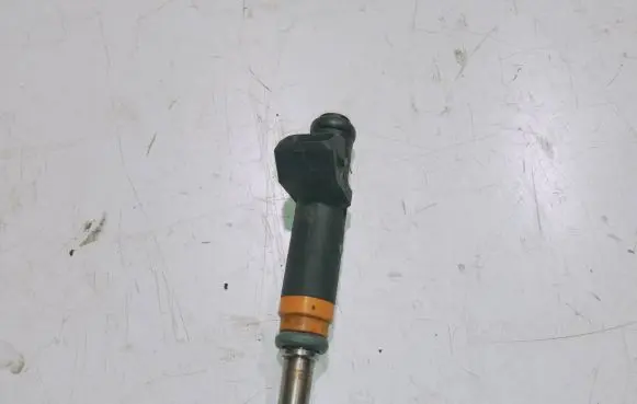 BMW 7 E65 E66 Fuel injector 7506924 2051B11983