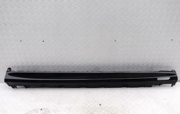 BMW X7 G07 Sill 7441108